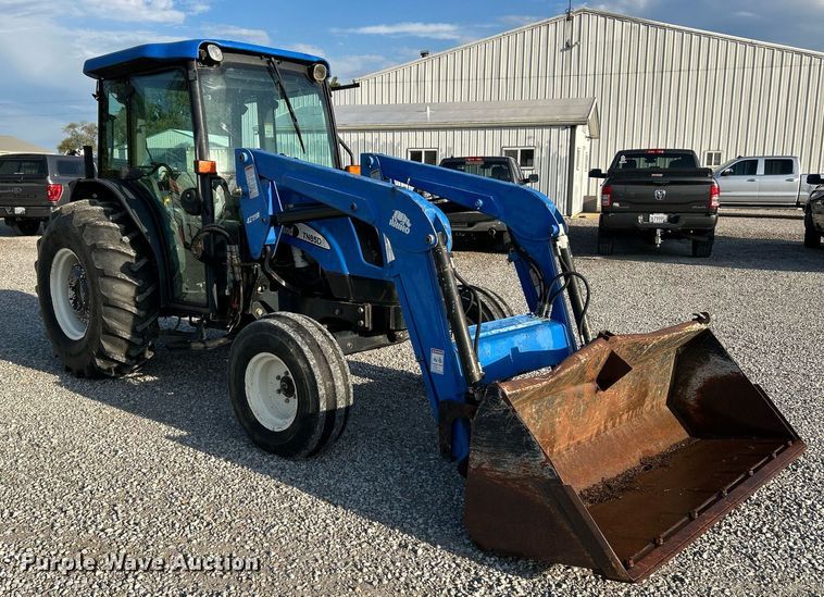 image for item NQ9933 2007 New Holland TN85DA  tractor