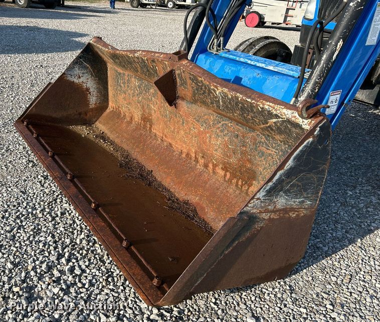 image for item NQ9933 2007 New Holland TN85DA  tractor