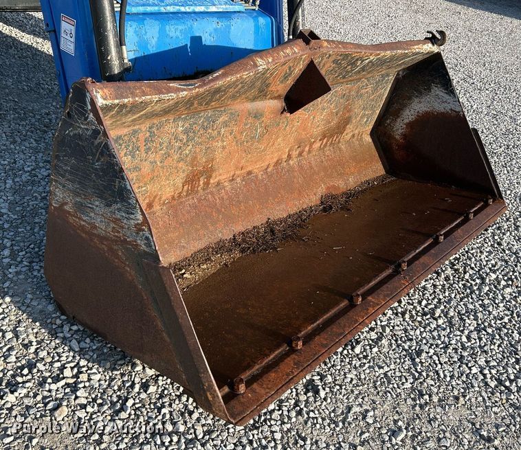 image for item NQ9933 2007 New Holland TN85DA  tractor