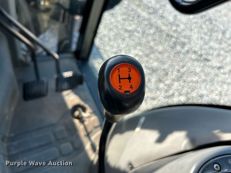 image for item NQ9933 2007 New Holland TN85DA  tractor