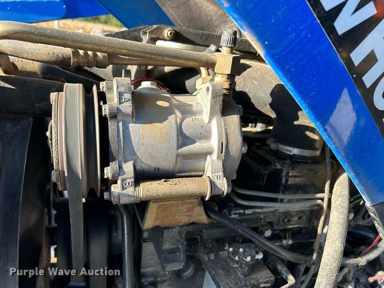 image for item NQ9933 2007 New Holland TN85DA  tractor