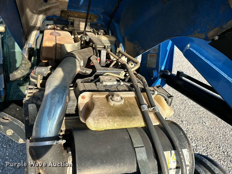 image for item NQ9933 2007 New Holland TN85DA  tractor
