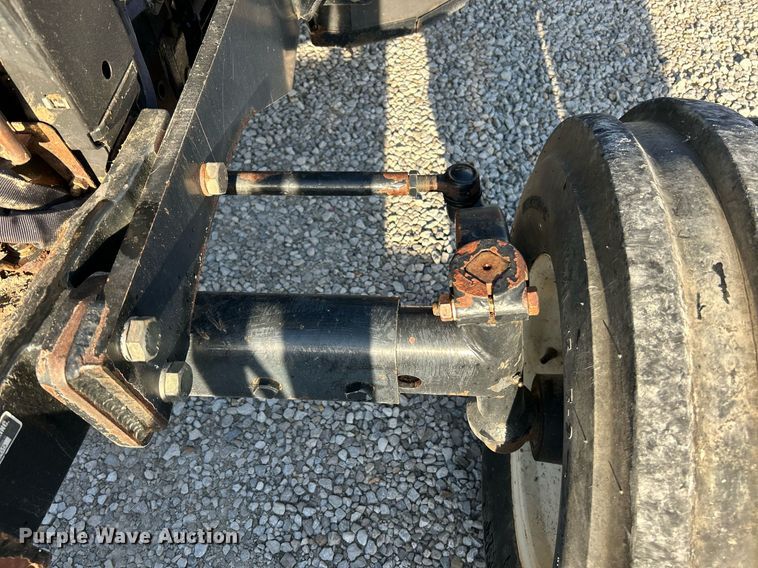 image for item NQ9933 2007 New Holland TN85DA  tractor