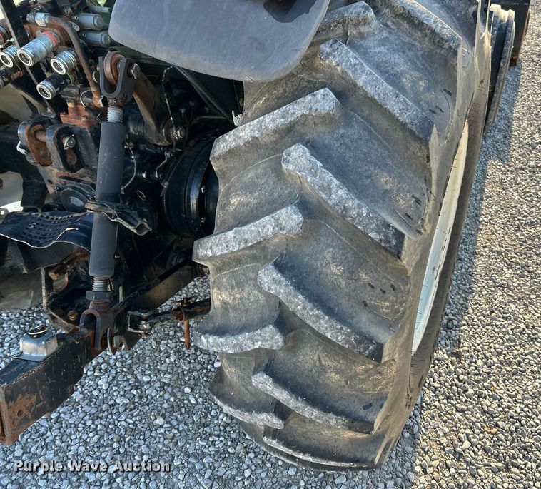 image for item NQ9933 2007 New Holland TN85DA  tractor