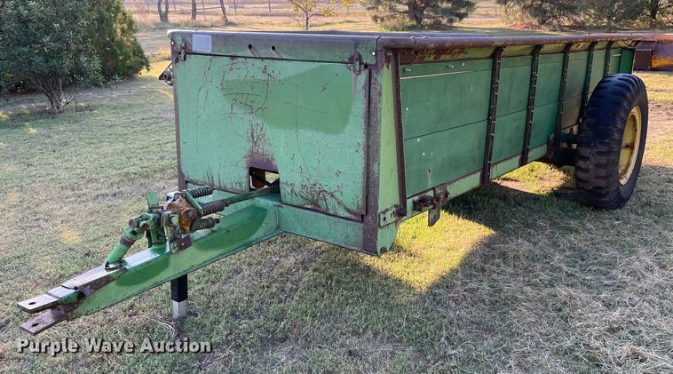 image for item NX9880 John Deere E0054  manure spreader