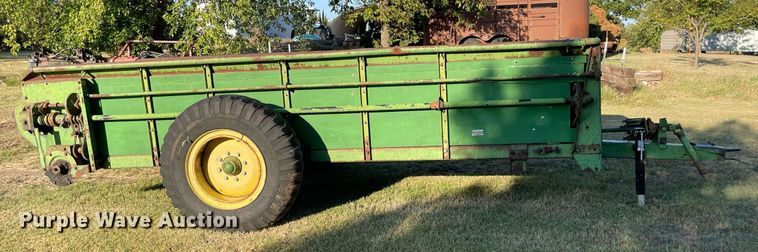 image for item NX9880 John Deere E0054  manure spreader