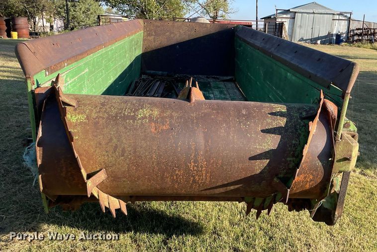 image for item NX9880 John Deere E0054  manure spreader