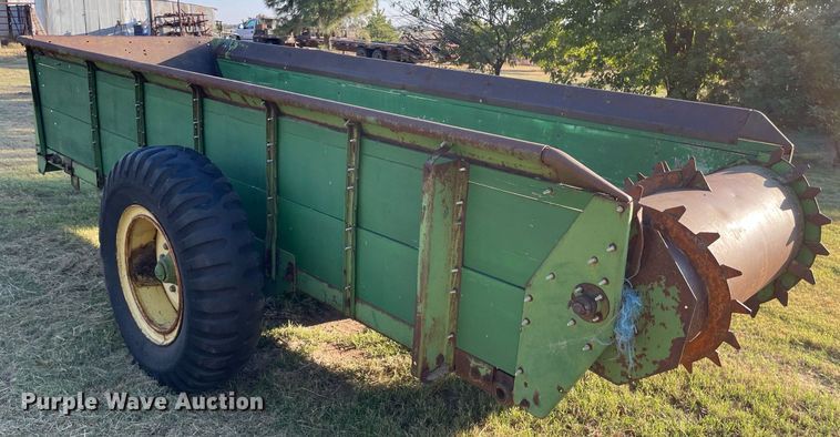 image for item NX9880 John Deere E0054  manure spreader