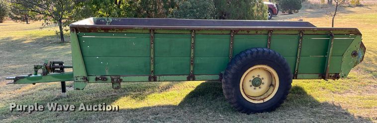 image for item NX9880 John Deere E0054  manure spreader