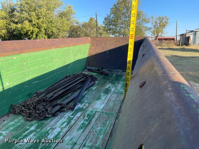 image for item NX9880 John Deere E0054  manure spreader