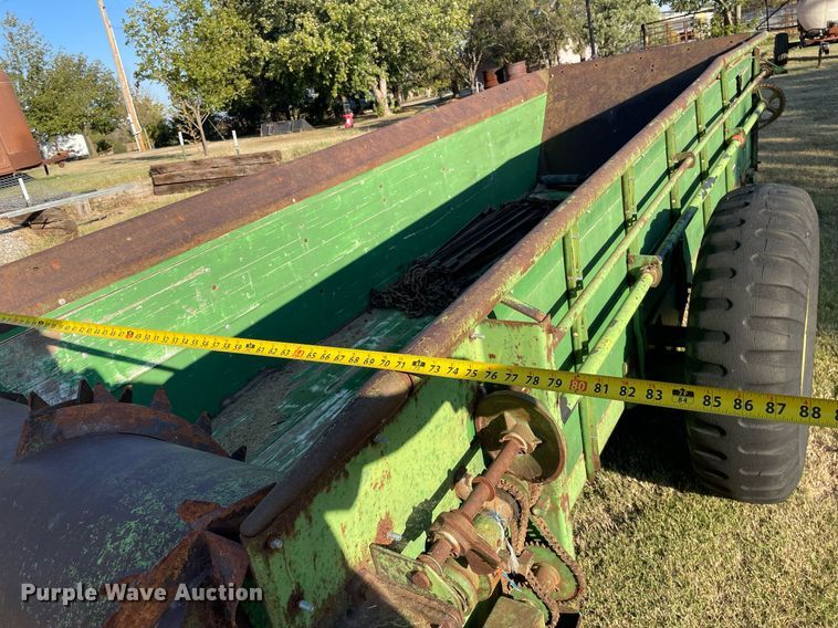 image for item NX9880 John Deere E0054  manure spreader