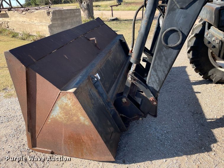 image for item NX9886 1996 New Holland 8160  tractor