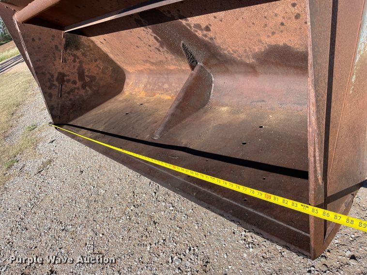 image for item NX9886 1996 New Holland 8160  tractor