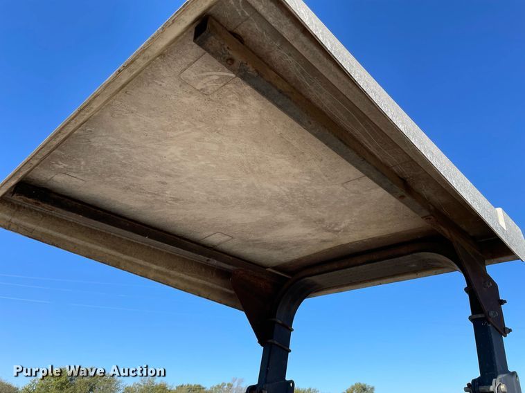 image for item NX9886 1996 New Holland 8160  tractor