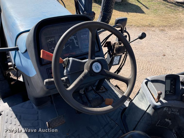 image for item NX9886 1996 New Holland 8160  tractor