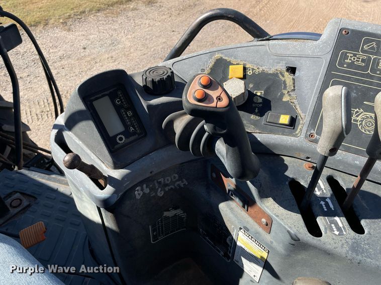 image for item NX9886 1996 New Holland 8160  tractor