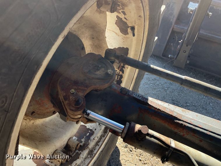 image for item NX9886 1996 New Holland 8160  tractor