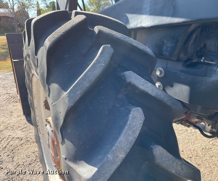 image for item NX9886 1996 New Holland 8160  tractor