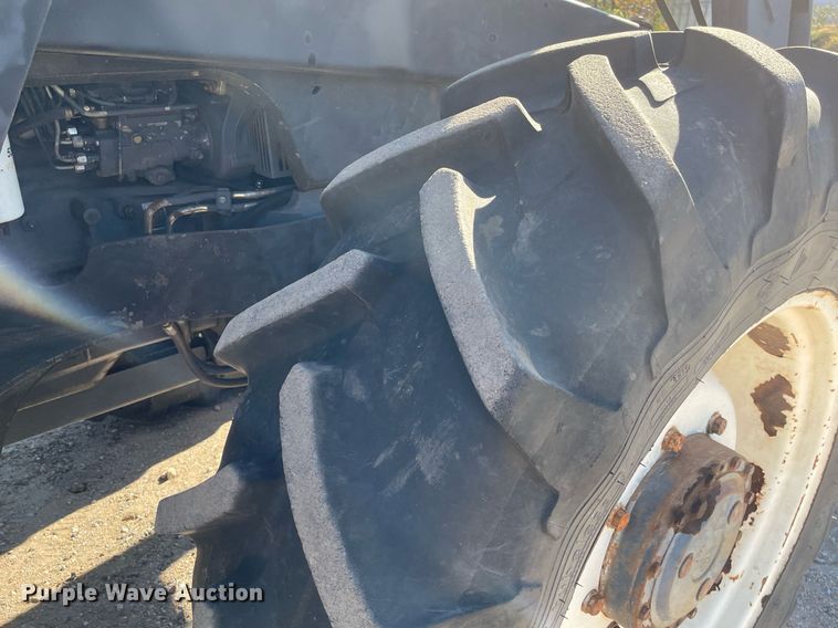 image for item NX9886 1996 New Holland 8160  tractor