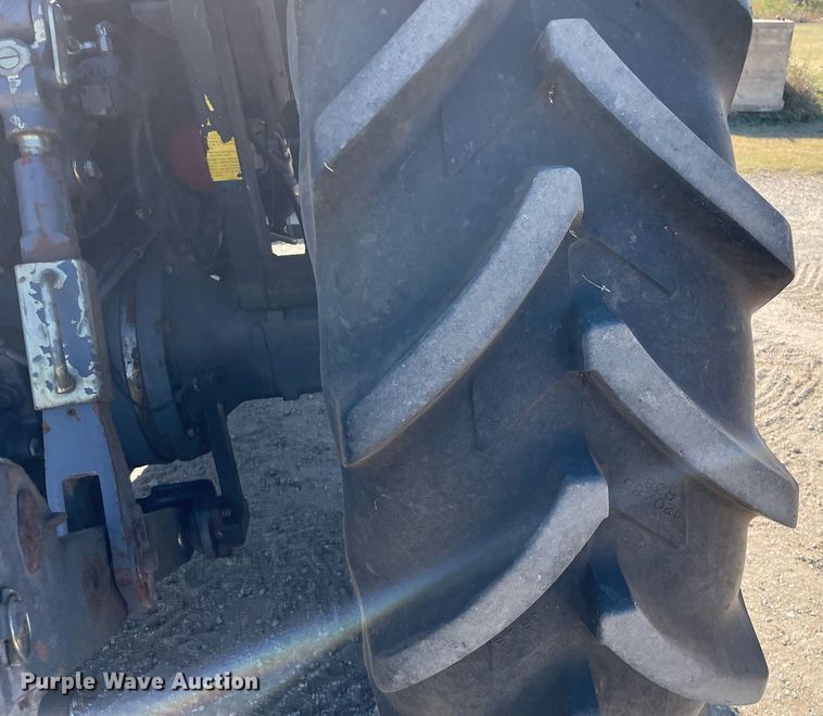 image for item NX9886 1996 New Holland 8160  tractor