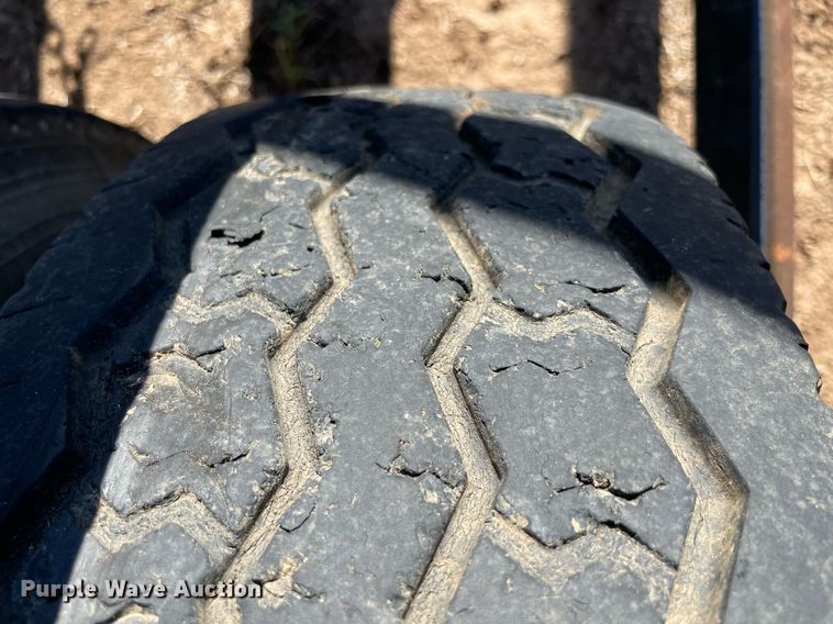 image for item NY9983 Industrias America 20X4  hay bale trailer