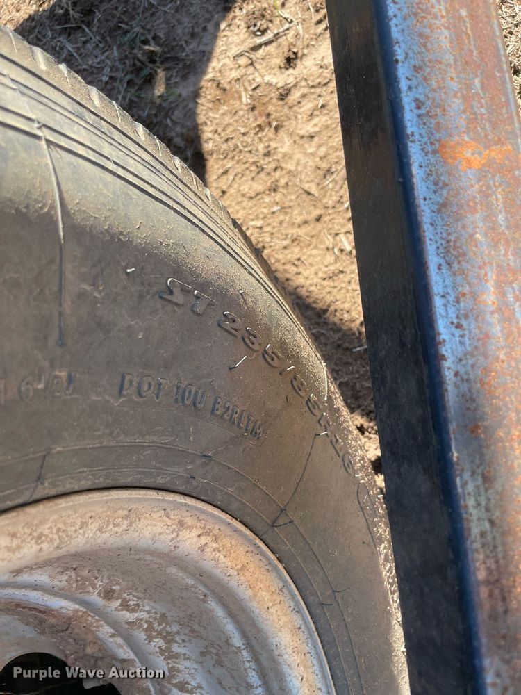 image for item NY9983 Industrias America 20X4  hay bale trailer