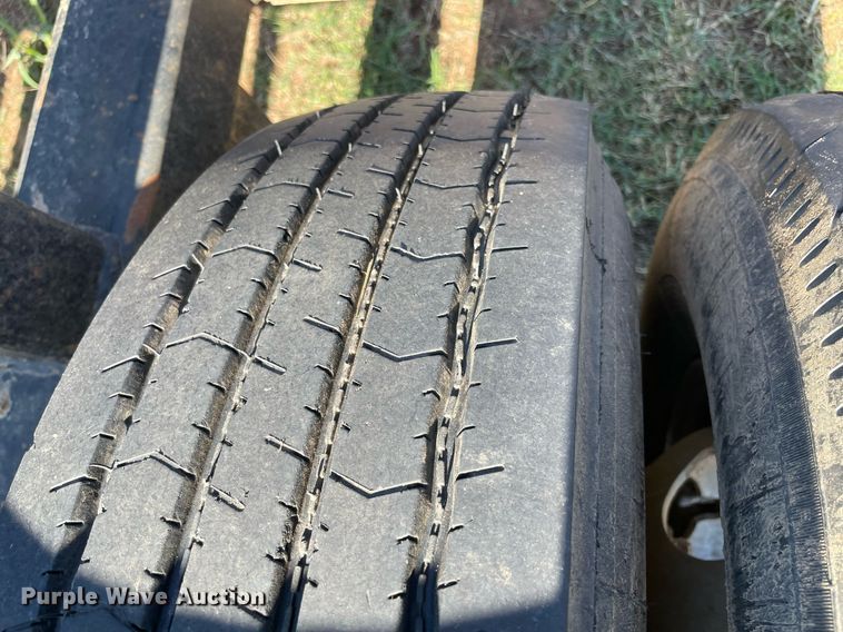 image for item NY9983 Industrias America 20X4  hay bale trailer