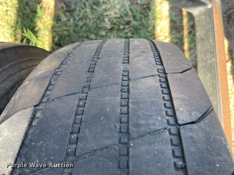 image for item NY9983 Industrias America 20X4  hay bale trailer