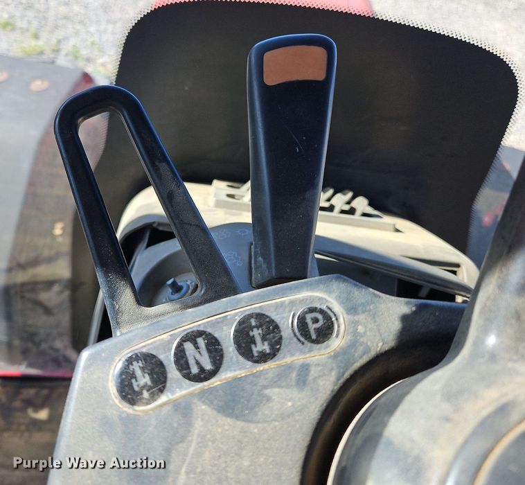 image for item NZ9045 2004 Case IH MX255  MFWD tractor