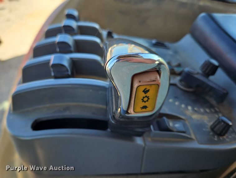 image for item NZ9045 2004 Case IH MX255  MFWD tractor