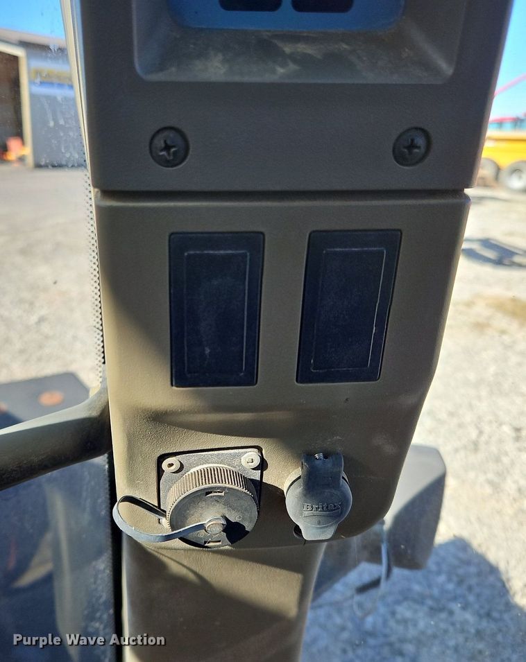 image for item NZ9045 2004 Case IH MX255  MFWD tractor