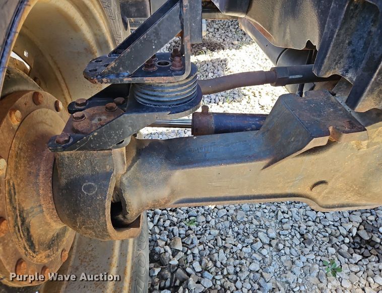 image for item NZ9045 2004 Case IH MX255  MFWD tractor