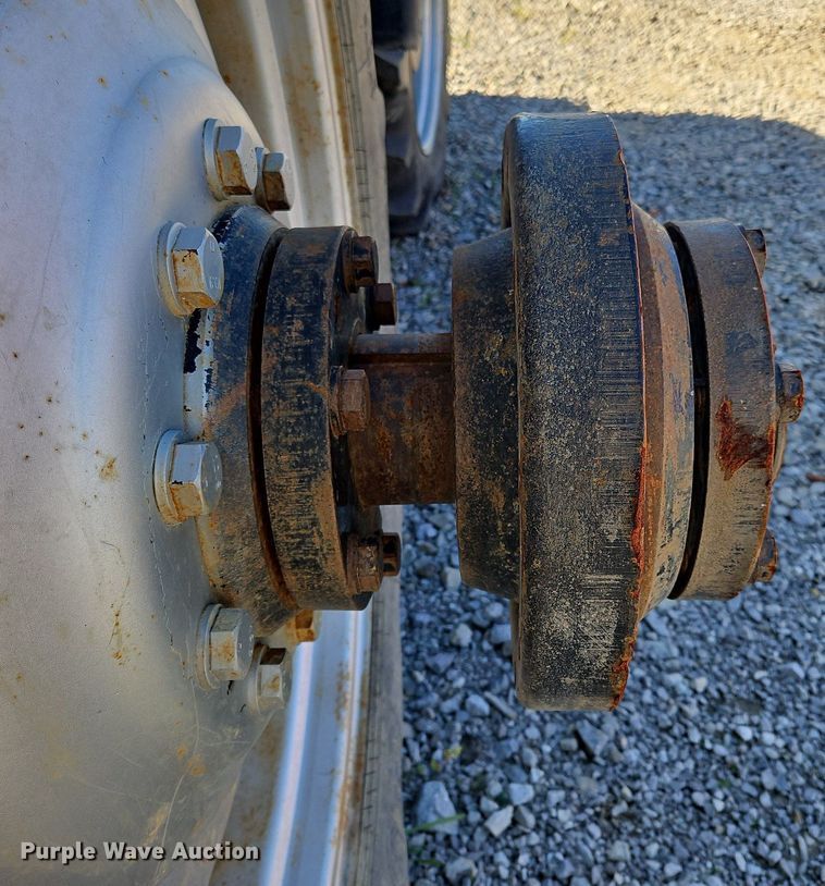 image for item NZ9045 2004 Case IH MX255  MFWD tractor