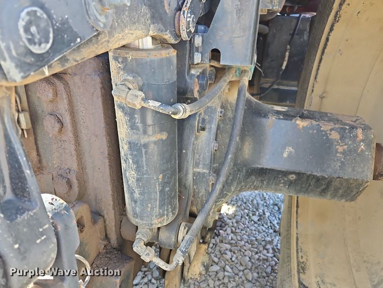 image for item NZ9045 2004 Case IH MX255  MFWD tractor