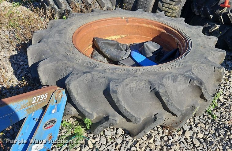 image for item NZ9045 2004 Case IH MX255  MFWD tractor