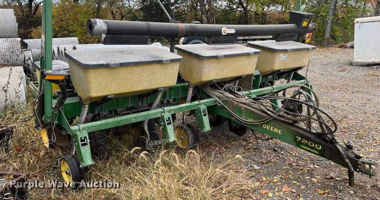 image for item OA9038 John Deere 7200  planter