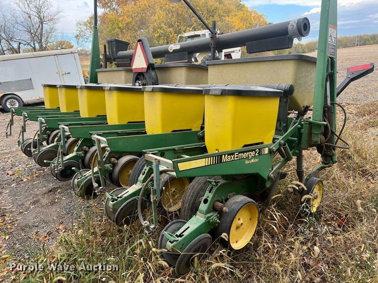 image for item OA9038 John Deere 7200  planter