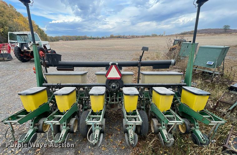 image for item OA9038 John Deere 7200  planter