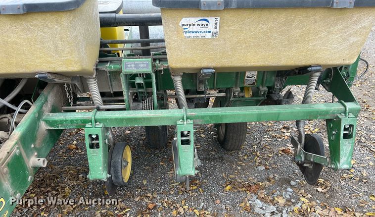 image for item OA9038 John Deere 7200  planter