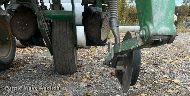 image for item OA9038 John Deere 7200  planter