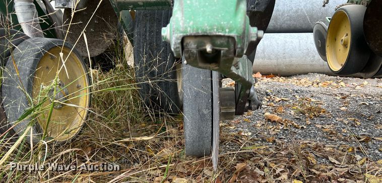 image for item OA9038 John Deere 7200  planter