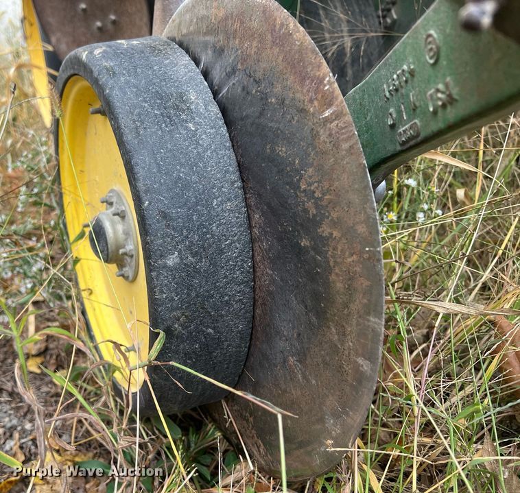 image for item OA9038 John Deere 7200  planter