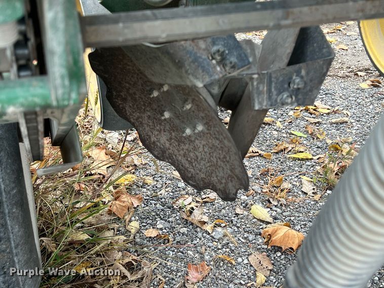 image for item OA9038 John Deere 7200  planter
