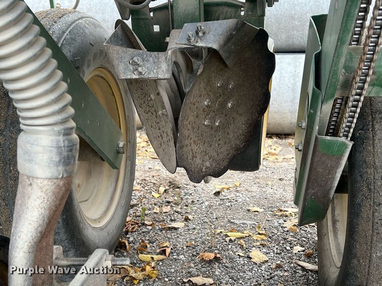 image for item OA9038 John Deere 7200  planter