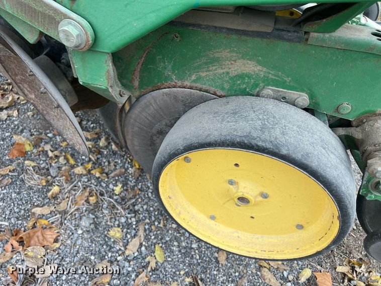 image for item OA9038 John Deere 7200  planter