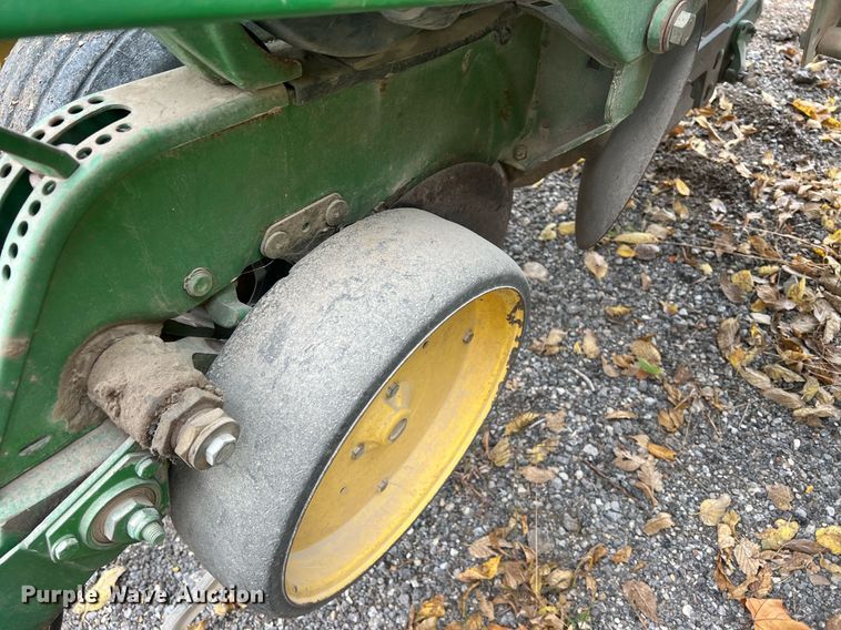 image for item OA9038 John Deere 7200  planter