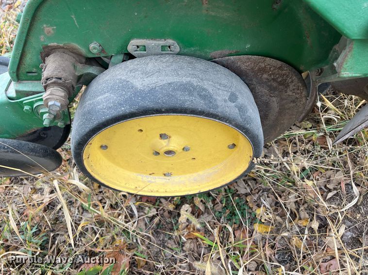 image for item OA9038 John Deere 7200  planter
