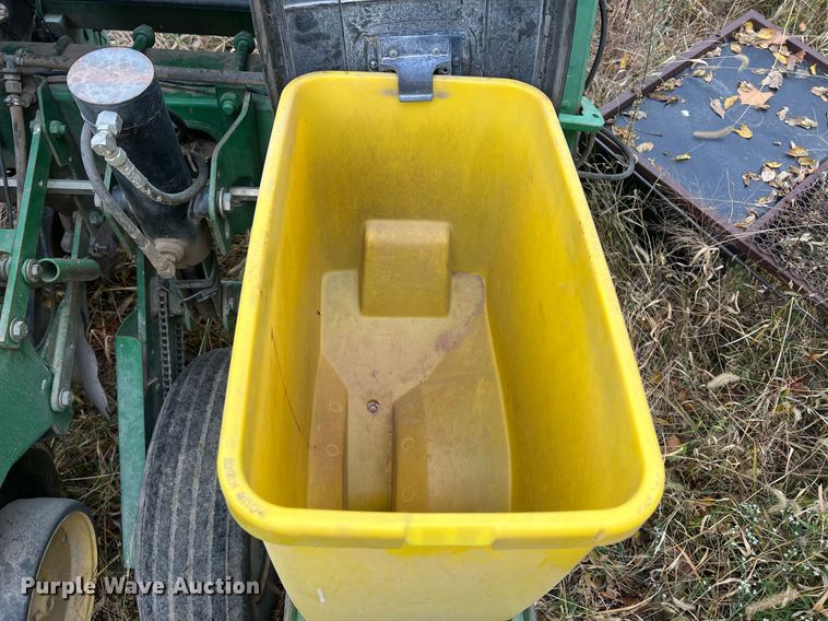 image for item OA9038 John Deere 7200  planter