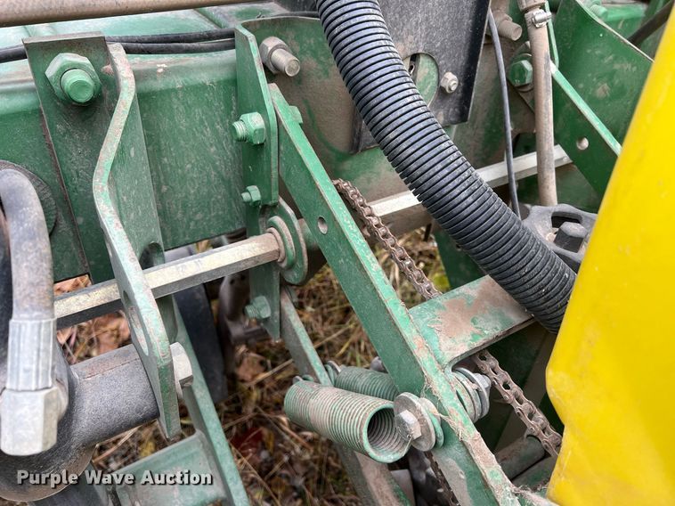image for item OA9038 John Deere 7200  planter