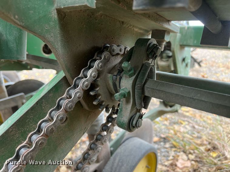 image for item OA9038 John Deere 7200  planter